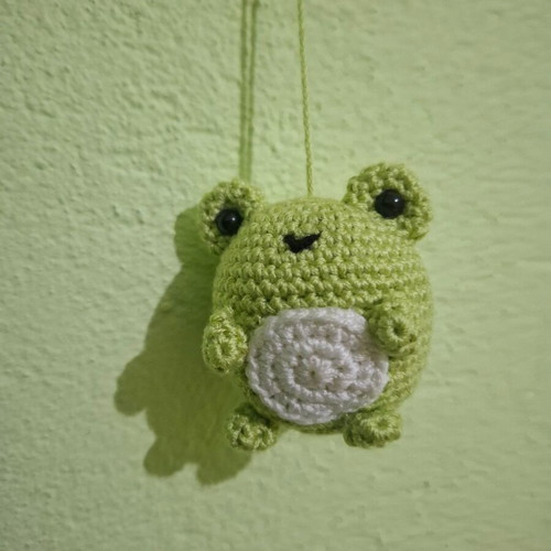 Knitted Frog