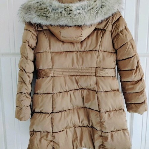 Beige jacket size L with detachable hood and fur like new
