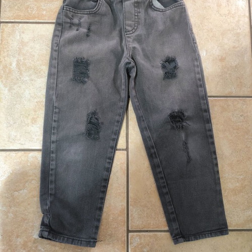 Children's jeans like new for 6-7 years old