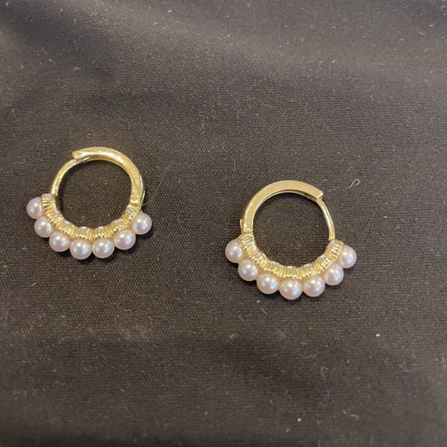 Gold-plated pearl earrings