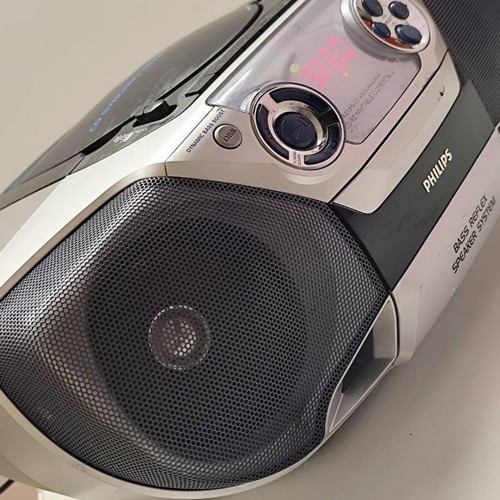 Philips AZ1310 Boombox portable radio used, digital tuner only