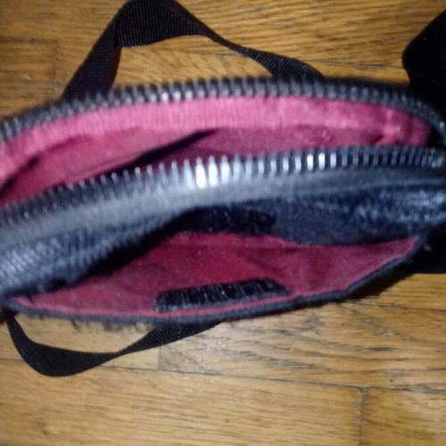 Nike Heritage Small Crossbody Bag like new, black and white