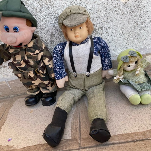 Dolls used, good condition, set of several