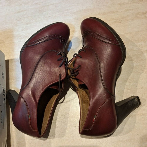Regatta leather shoes with heels, burgundy, size 38, like new