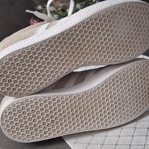 Adidas Originals Gazelle J Sneakers size 38 beige white like new