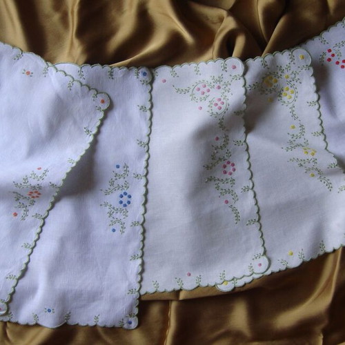 Vintage ‘90s Summer Mood linen embroidery set new with 6 napkins
