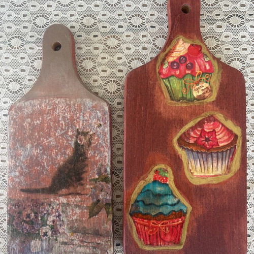 Decorative cutting boards like new, set of 2 with decoupage