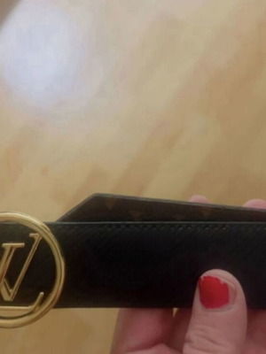 Louis Vuitton Circle 20mm reversible belt like new, size 95, black and brown