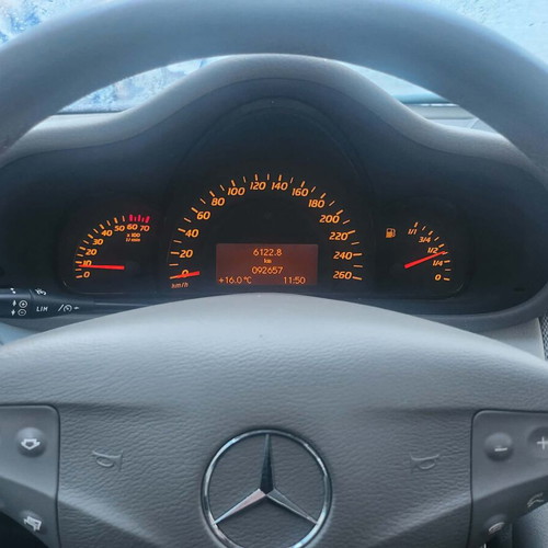 Mercedes-Benz C200 Kompressor Coupe used, 93,000km, silver