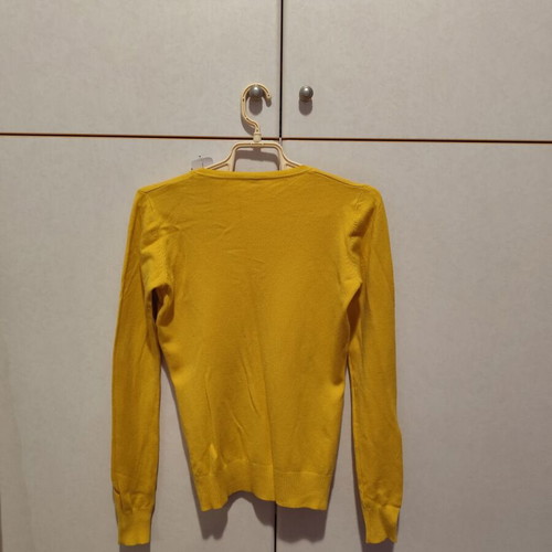 Celestino yellow sweater new, size small