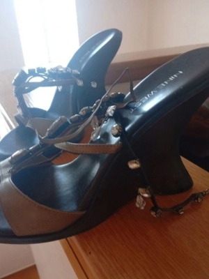Nine West sandals size 40 like new, brown and gold