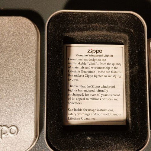 Zippo lighter collectible from 1998 like new