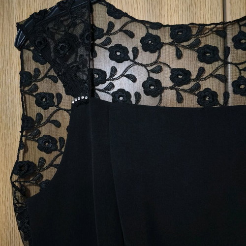 Dress with lace small-medium festive like new, black