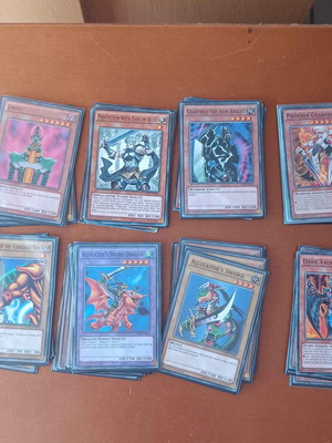 Yu-Gi-Oh! Κάρτες Exodia και Red-Eyes Decks μεταχειρισμένες με Legendary Decks II κουτί