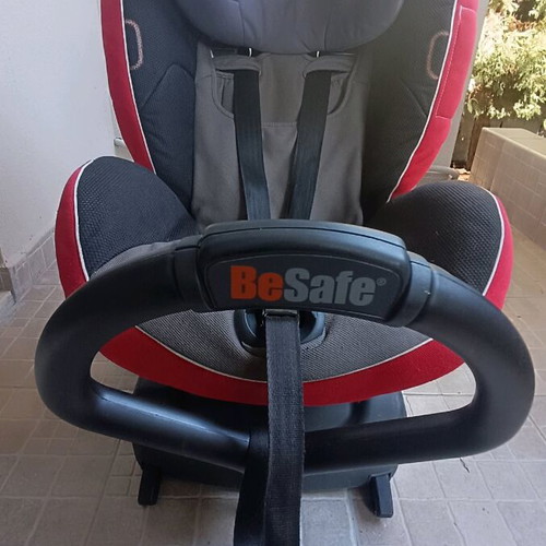 Be Safe izi Comfort Car Seat used with Isofix