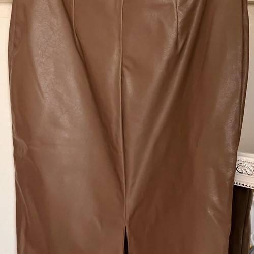 Maki Philosophy leatherette skirt like new, beige, size S