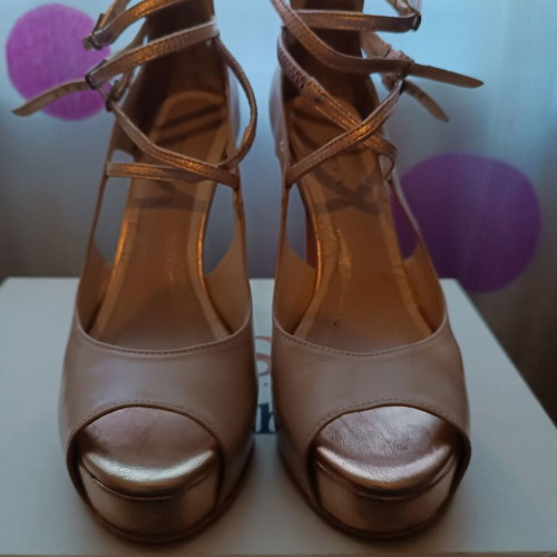 Divine Follie leather women's peep toe heels like new, size 36, beige