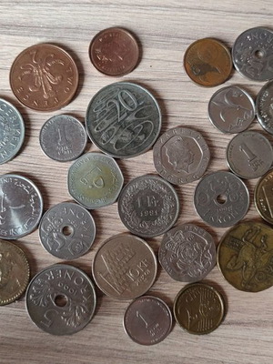Foreign coins used from United Arab Emirates, Germany, Switzerland