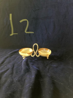 Alabaster salt and pepper shaker like new, 14cm