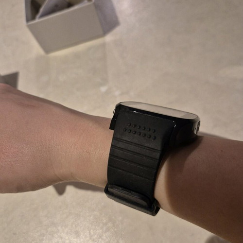 Smartwatch non-functional for parts or repair