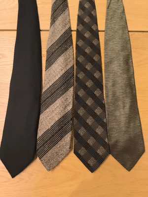 Tie set of 4 like new, black and gray