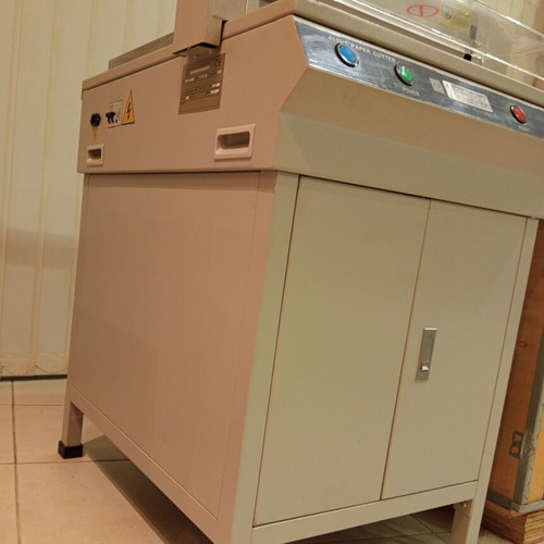 Professional Electric Paper Cutter like new for Printing