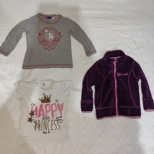Girls' clothes used, 2 blouses and 1 jacket for 3 years old