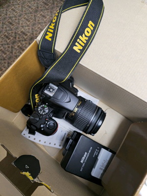 Φωτογραφική μηχανή Nikon D3500 VR KIT 18-55 σαν καινούργιο