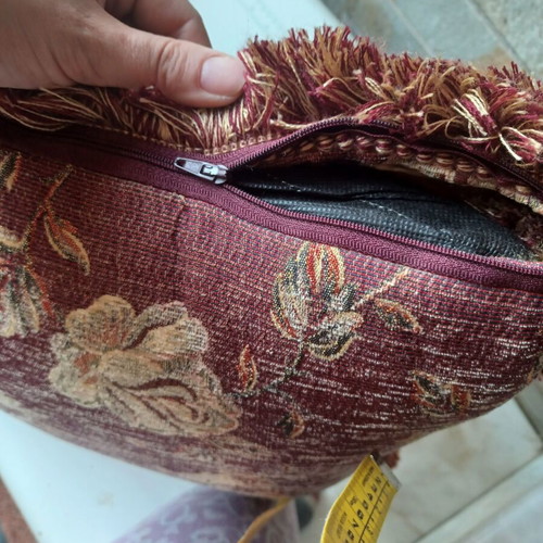 Sofa cushion like new with zipper 38x38x15 cm
