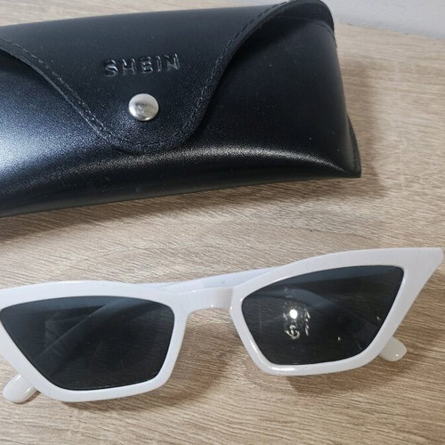 Sunglasses like new, black and white