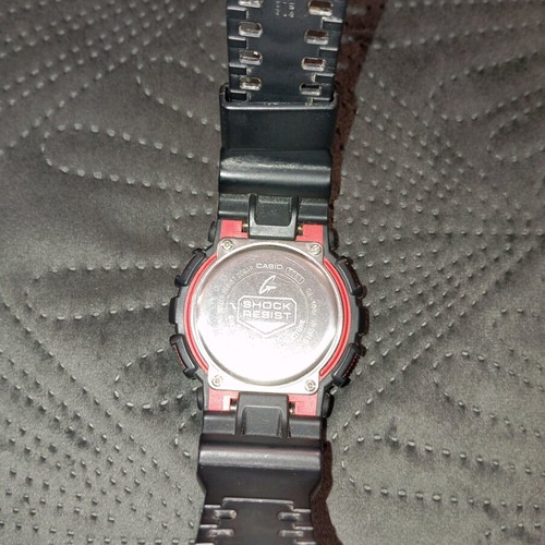 Casio Gshock GA100 watch used, black and red