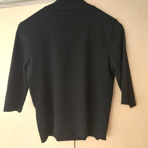 Pink Woman ribbed black top large with zipper like new