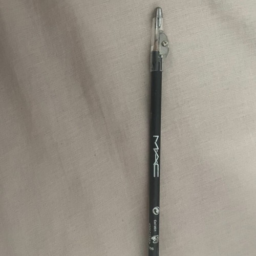 Mac Eye and Lip Pencil like new with sharpener