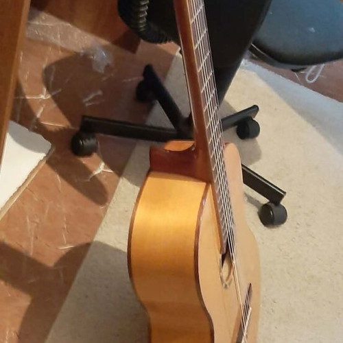 Classical guitar flamenco Ortega R170F like new with gig bag