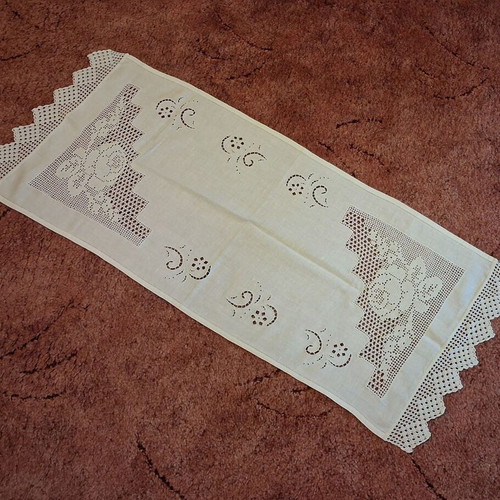 White rectangular table runner 104 x 42 cm new