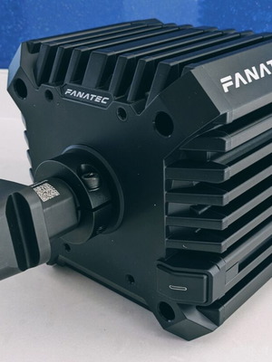 Fanatec CLS DD QR2 racing wheel with McLaren GT3 and pedals