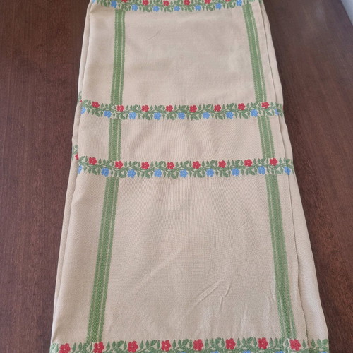 Handmade traditional woven tablecloth like new with 2 napkins