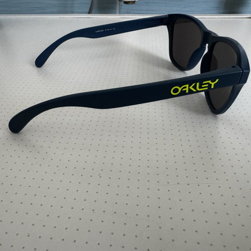 Oakley Kids Sunglasses Like New Blue for Teen