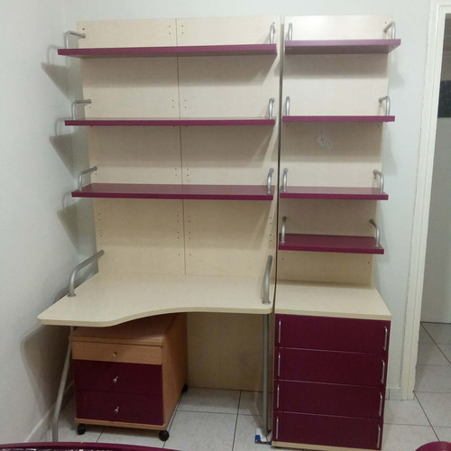 Bookshelf and chair used with detachable column