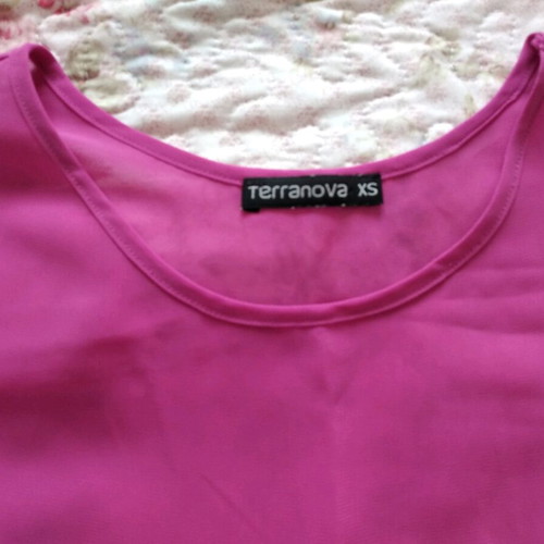 Terranova short-sleeve top fuchsia like new with transparent detail