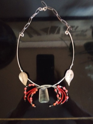 Silver necklace with crystal, coral stones and silver leaves like new