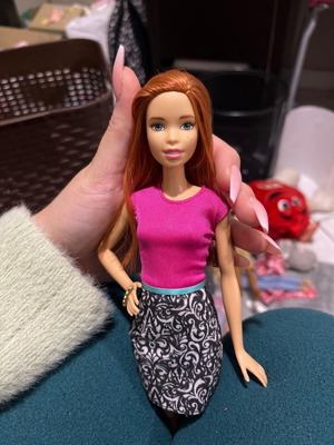 Barbie με κόκκινα μαλλιά