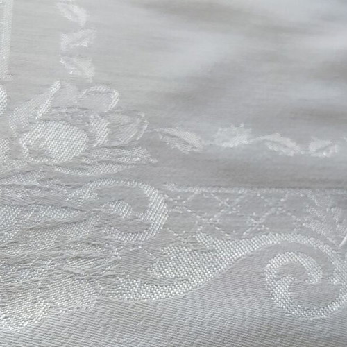 Vintage damask tablecloth set with 6 used napkins