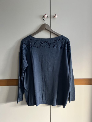 amuse wool blouse size M