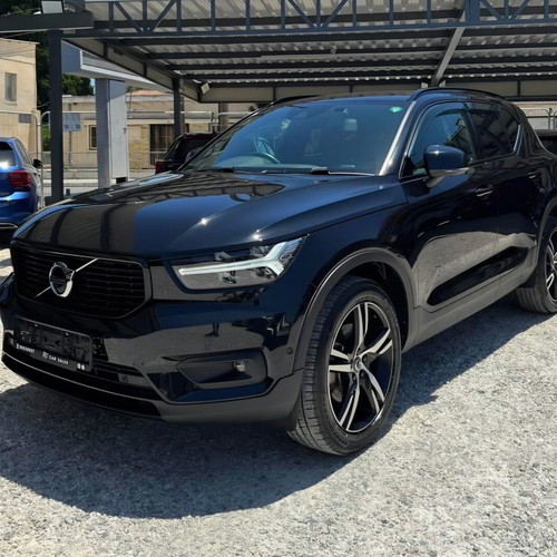 Volvo XC40 Mild Hybrid 2021 Like New, R Design, AWD, Petrol
