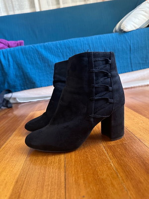 Migato black suede ankle boots like new, size 38