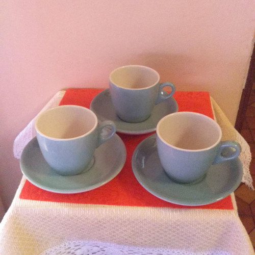 Coffee mugs used, set of 3, from New Zealand