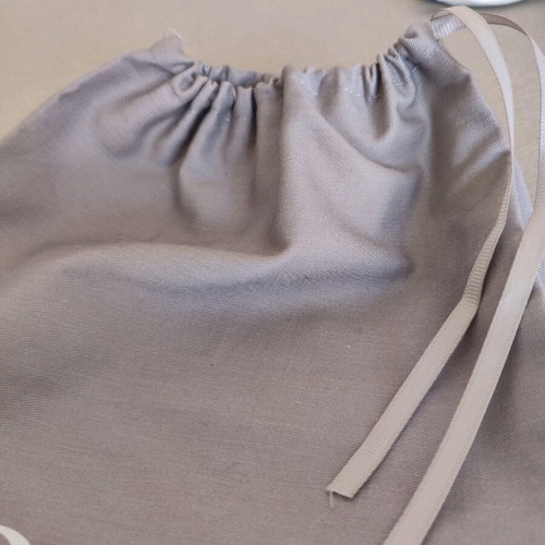 Dior dust bag like new (pouch)