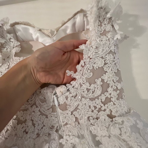 Wedding dress with veil like new, French lace, size S