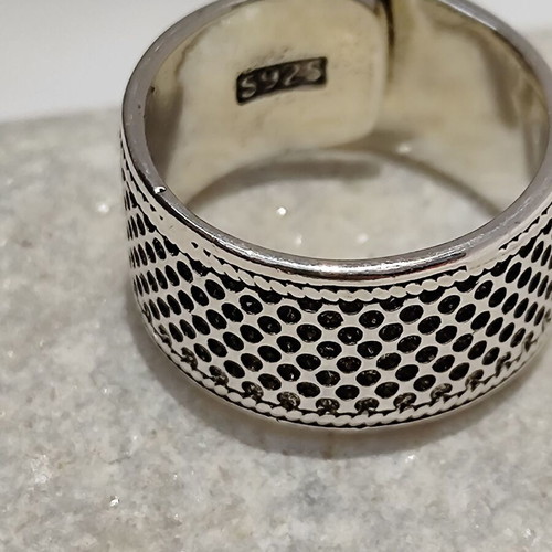 925 Silver Ring like new with vintage design
